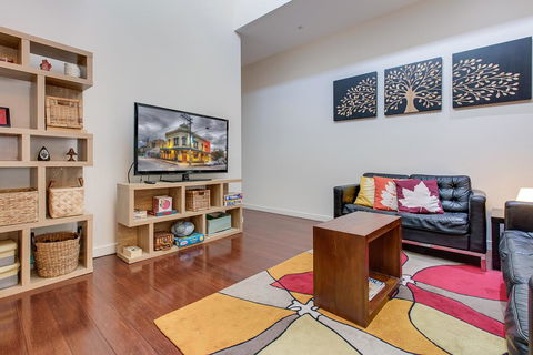 Bright And Airy Home Tucked Away In Funky Newtown - Perths Hotel 1