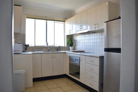 BRIGHT And Airy TOP FLOOR Apartment With FAB Views - Perths Hotel 2