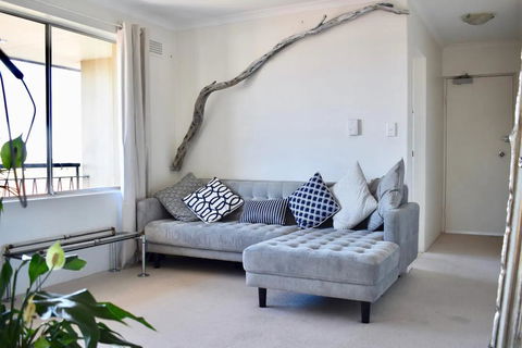 BRIGHT And Airy TOP FLOOR Apartment With FAB Views - Perths Hotel 0