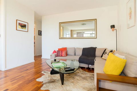 Bright And Spacious Apartment Near Bronte Beach - Perths Hotel 1