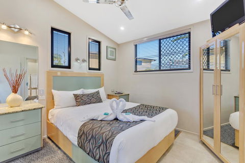 Brisbane Holiday Village - Perths Hotel 2