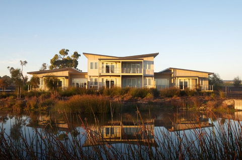 Broadbeach Inverloch Resort - Perths Hotel 0