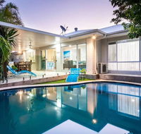 Broadbeach Waters Home With Private Pool - Perths Hotel