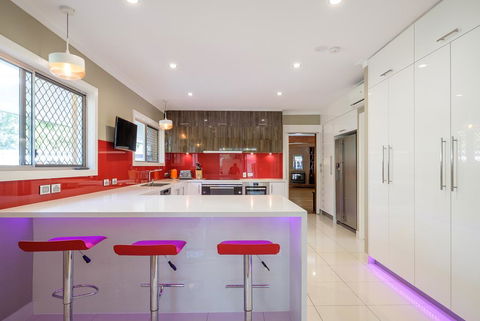 Brookfield Retreat - Large Holiday Home / Group Accommodation - Perths Hotel 3