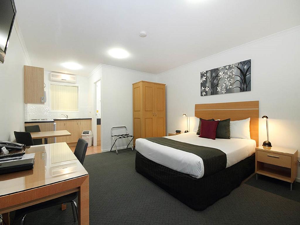 Browns Plains QLD Perths Hotel