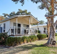 Budgewoi Holiday Park - Perths Hotel