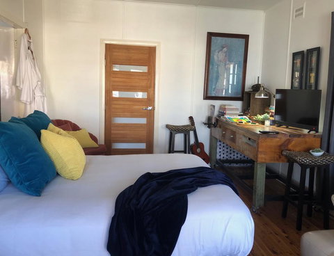 Bungalow@Tenterfield - Modern Vintage Luxury - Perths Hotel 1