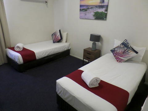 Burke & Wills Mt Isa - Perths Hotel 2