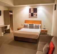 Burkes Hotel Motel - Perths Hotel