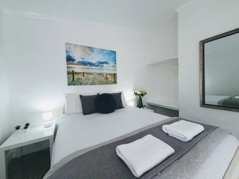 Busselton Holiday Units - Perths Hotel 0