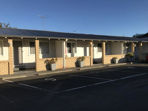Busselton Jetty Chalets - Perths Hotel 1