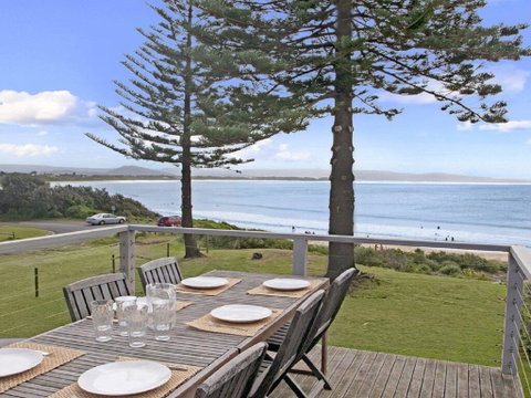 By The Sea - SPECIAL OFFER 3 FOR 2 - Perths Hotel 0