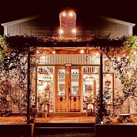 BYRON BAY'S MOD SWANKY SHED AT TOORALOO FARM STAY! - Perths Hotel 3