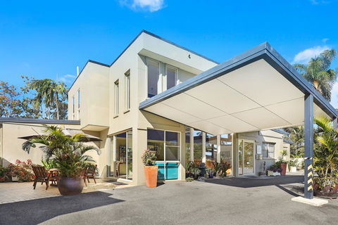Caboolture Riverlakes Boutique Motel - Perths Hotel 0