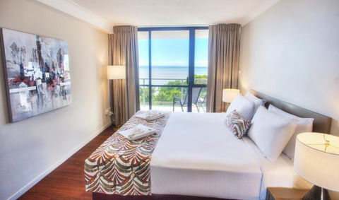 Cairns Plaza Hotel - Perths Hotel 3