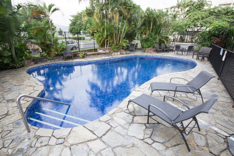 Cairns Plaza Hotel - Perths Hotel 0