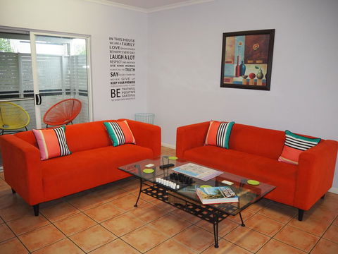 Cairns Sharehouse Apartment - Perths Hotel 3