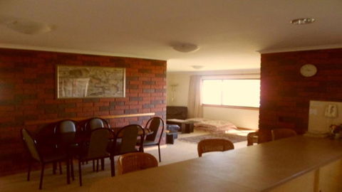 Calm Seas - 70 Gold Coast Drive - Perths Hotel 3