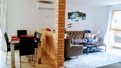 Camelias Boutique Cottage In Dianella - Perths Hotel 3