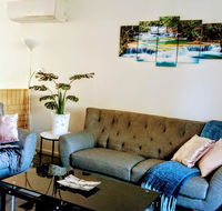 Camelias Boutique Cottage in Dianella - Perths Hotel