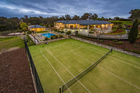 Canberra Luxury Estate - Perths Hotel 3