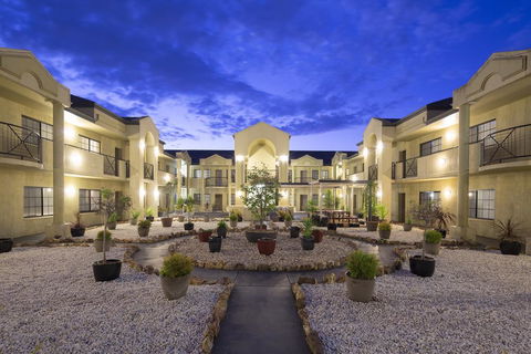 Canberra Parklands Central Apartment Hotel - Perths Hotel 1
