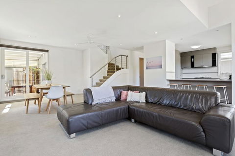 CAPEL'S REST - CAPEL SOUND - Perths Hotel 3
