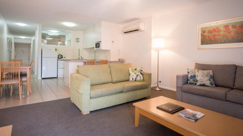 Capri Waters Country Club - Perths Hotel 1