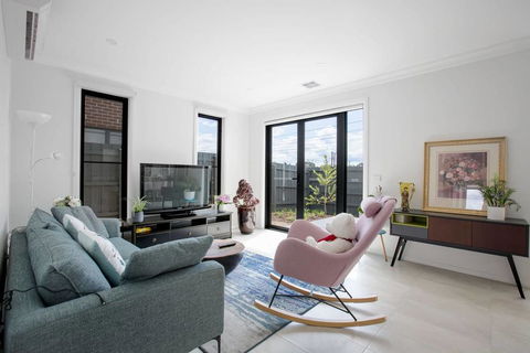 Captivating Large 4BR@Narre Warren - Perths Hotel 1