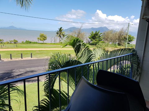 Cardwell Beachcomber Motel & Tourist Park - Perths Hotel 1