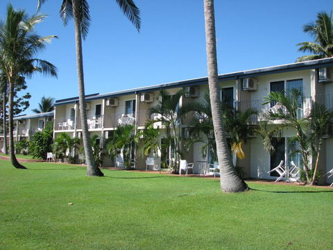 Cardwell Beachcomber Motel & Tourist Park - Perths Hotel 0