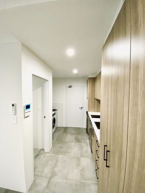 Carlton 4 - Perths Hotel 2