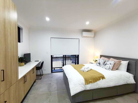 Carlton 6 - Perths Hotel 0