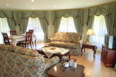 Carolynnes Cottages - Perths Hotel 3