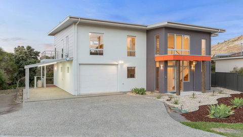 Carrickalinga Shores - 35 Solitude Drive - Perths Hotel 2