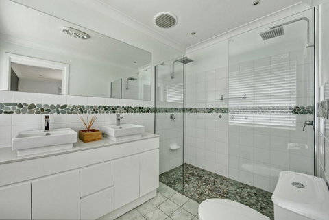 Carroll Ave 39 Mollymook - Perths Hotel 2