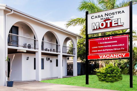 Casa Nostra Motel Mackay - Perths Hotel 1