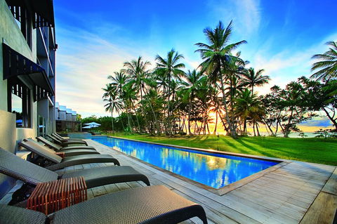 Castaways Resort & Spa On Mission Beach - Perths Hotel 0