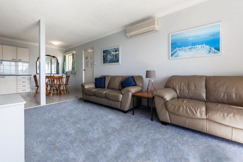 Castaways, Unit 1/17 Shoal Bay Road - Perths Hotel 1