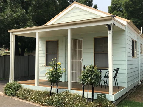 Castlemaine Central Cabin & Van Park - Perths Hotel 2