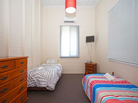 CBD Holiday Home - Perths Hotel 3