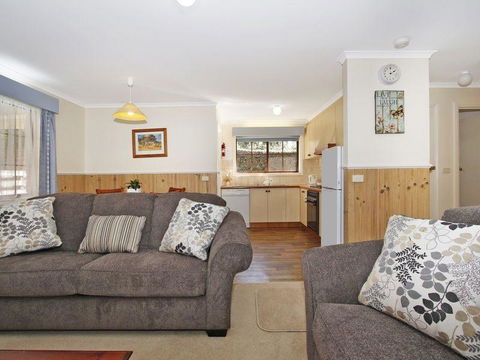 Cedar Cottage - Tudor Village - Perths Hotel 2