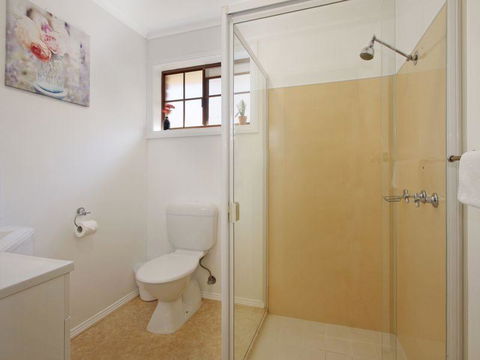 Cedar Cottage - Tudor Village - Perths Hotel 1