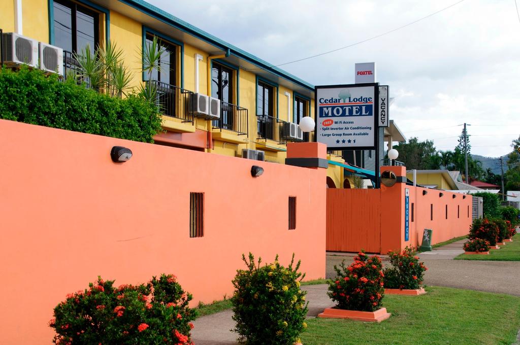 Aitkenvale QLD Perths Hotel