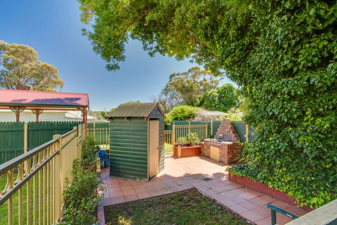 Central Armidale 2-Bedroom Apartment - Perths Hotel 2