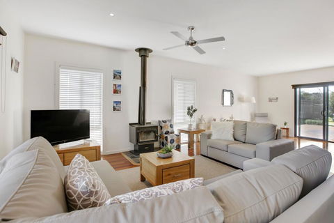 Charchie's By The Sea Pet Friendly Family Home, Close To Beach - Perths Hotel 3