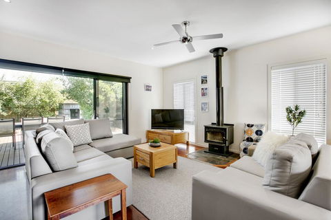 Charchie's By The Sea Pet Friendly Family Home, Close To Beach - Perths Hotel 2