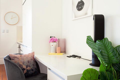 Charming Studio With Balcony In Inner-City Glebe - Perths Hotel 2