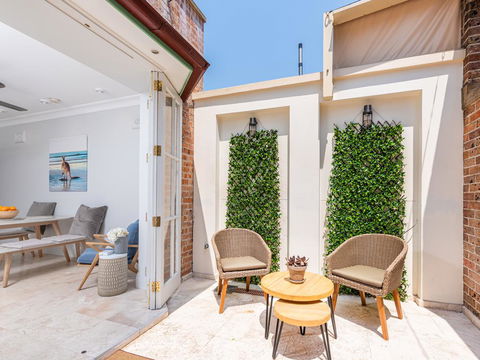 Charming Surry Hills House On Bourke - Perths Hotel 0