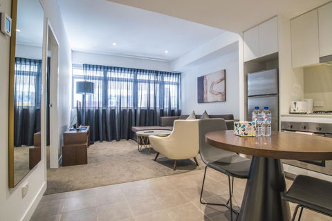Chic & Comfy! 1 Bed Home @Silkari Suite Chdatswood - Perths Hotel 0